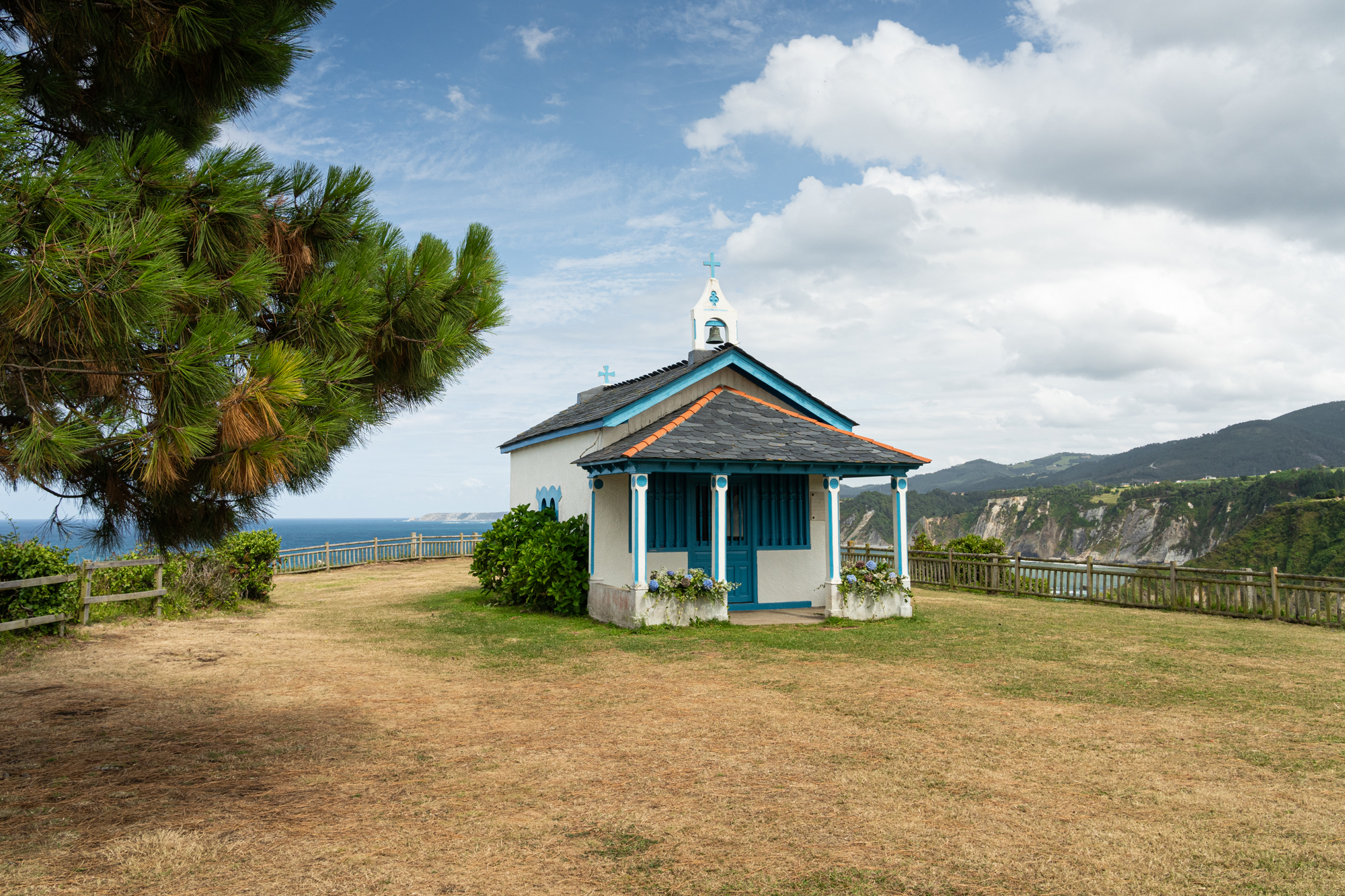 Ermita de La Regalina en Cadavedo (Asturias)